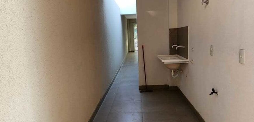 Casa Nova e Moderna, Fino Acabamento, Residencial Oeste