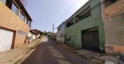 Excelente Sobrado para Investir, e Morar, Luz Independente, Bem localizado no Bairro Morro Azul, em São Sebastião/DF.