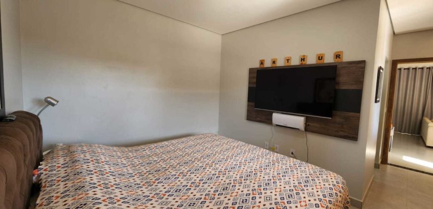 Excelente Casa Toda na Laje, com 3 Quartos, suíte, Moderna, Fino Acabamento, Condomínio Villages do Sol, Jardim Botânico, Brasília /DF. Próxima ao condomínio Quintas dos Ipês.