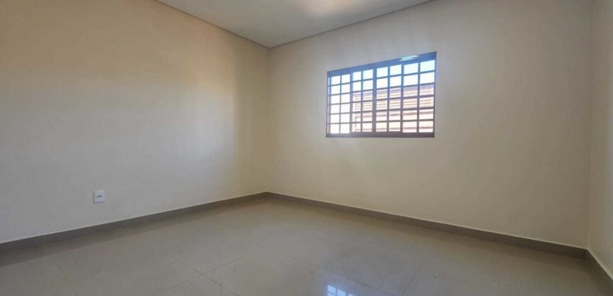 Excelente Casa Toda na Laje, com 3 Quartos, suíte, Moderna, Fino Acabamento, Condomínio Villages do Sol, Jardim Botânico, Brasília /DF. Próxima ao condomínio Quintas dos Ipês.