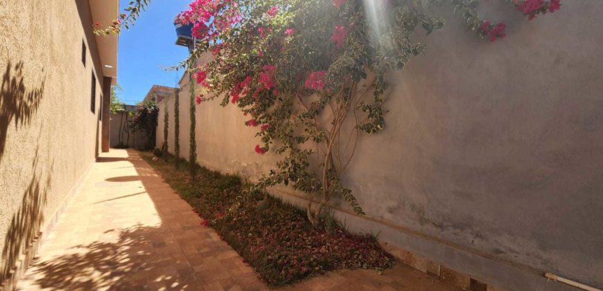 Excelente Casa Toda na Laje, com 3 Quartos, suíte, Moderna, Fino Acabamento, Condomínio Villages do Sol, Jardim Botânico, Brasília /DF. Próxima ao condomínio Quintas dos Ipês.