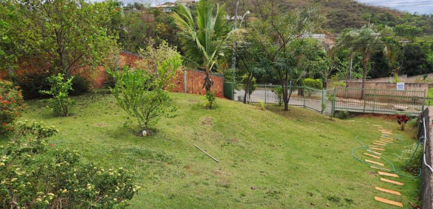 EXCELENTE SOBRADO COM VISTA LIVRE MARAVILHOSA, FACIL ACESSO, PERTO DA PORTARIA, DO CONDOMINIO OURO VERMELHO II, NO JARDIM BOTANICO DE BRASILIA! ACEITA TROCA