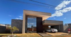 Casa Alto Padrão, Fino Acabamento, com 3 Suítes, sendo uma com closet, Piscina, Condomínio Estancia Quintas da Alvorada no Jardim Botânico Brasília /DF.