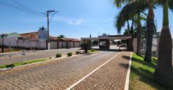 Casa bem Localizada no Condomínio Parque Jardins Das Paineiras, Bairro Jardim Botânico de Brasília.