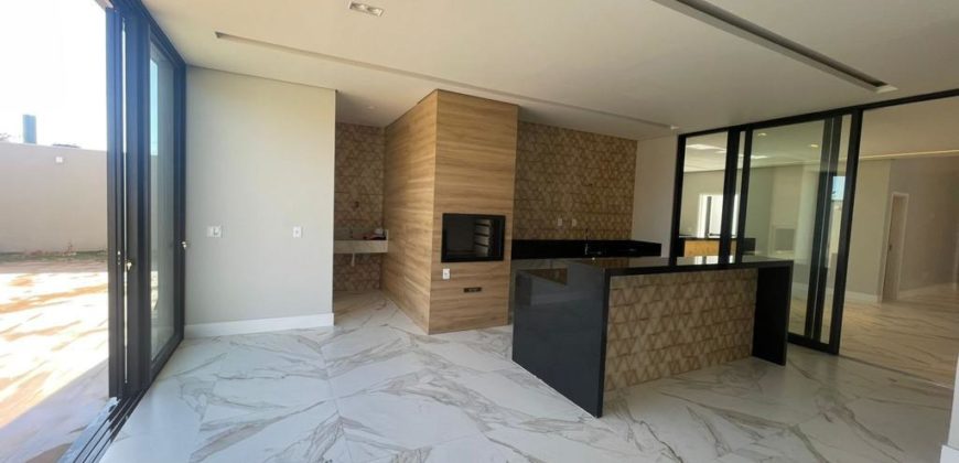 Casa Alto Padrão, Fino Acabamento, com 3 Suítes, sendo uma com closet, Piscina, Condomínio Estancia Quintas da Alvorada no Jardim Botânico Brasília /DF.