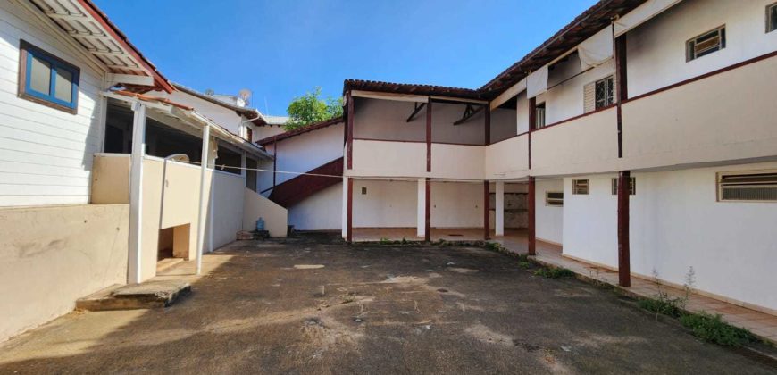 Casa bem Localizada no Condomínio Parque Jardins Das Paineiras, Bairro Jardim Botânico de Brasília.