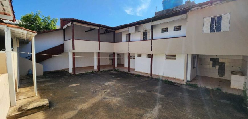 Casa bem Localizada no Condomínio Parque Jardins Das Paineiras, Bairro Jardim Botânico de Brasília.