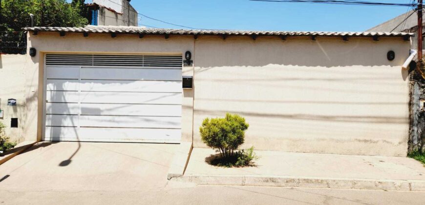 Excelente Casa com 3 quartos, ESCRITURA E COM HABITE-SE, lote de 200 metros, Bairro Centro, São Sebastião/DF. – Aceita Financiamento.