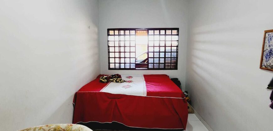 Excelente casa com 3 Quartos, Suíte, Toda na Laje