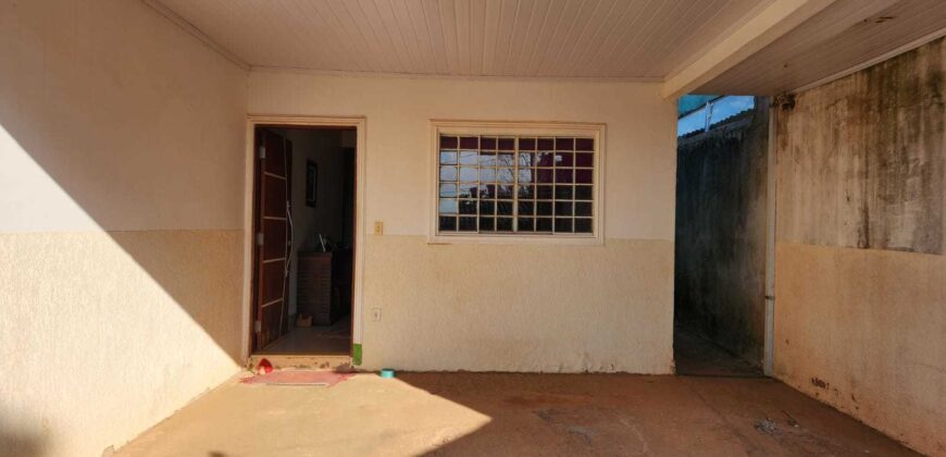 Casa com 2 Quartos, sendo 1 suíte, piso Porcelanato, Perto da Escola Master no Bairro Morro da Cruz, em São Sebastião.