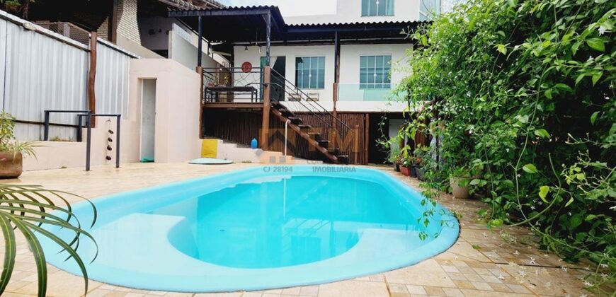 Maravilhosa Casa com 2 Quartos, Suíte, Lindo Jardim, Piscina, no Condomínio Quintas dos Ipês, Jardim Botânico/DF.