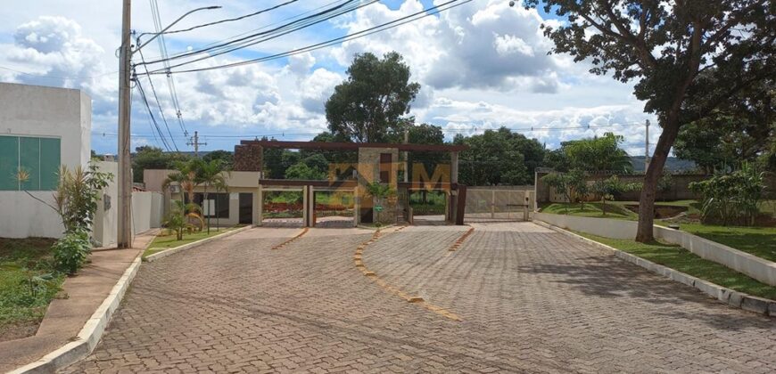 Maravilhosa Casa com 2 Quartos, Suíte, Lindo Jardim, Piscina, no Condomínio Quintas dos Ipês, Jardim Botânico/DF.