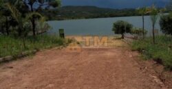 Lote de frente ao para Lago, Condomínio Fechado, Aceita Troca