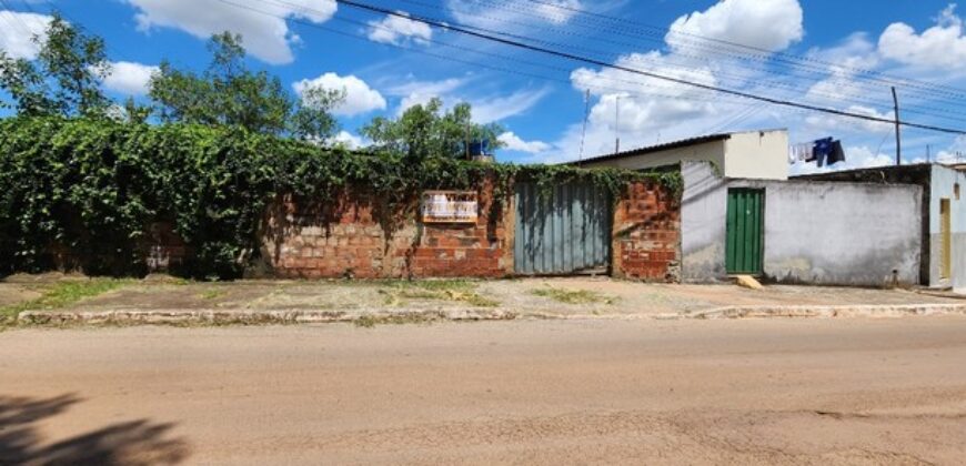 Lote de Esquina, com 3 Casas, Investir ou Morar