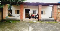 Excelente Casa com 2 Qtos, Lote 400 metros