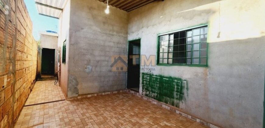 Excelente Imóvel com 2 Casas no mesmo lote, Perto da Principal