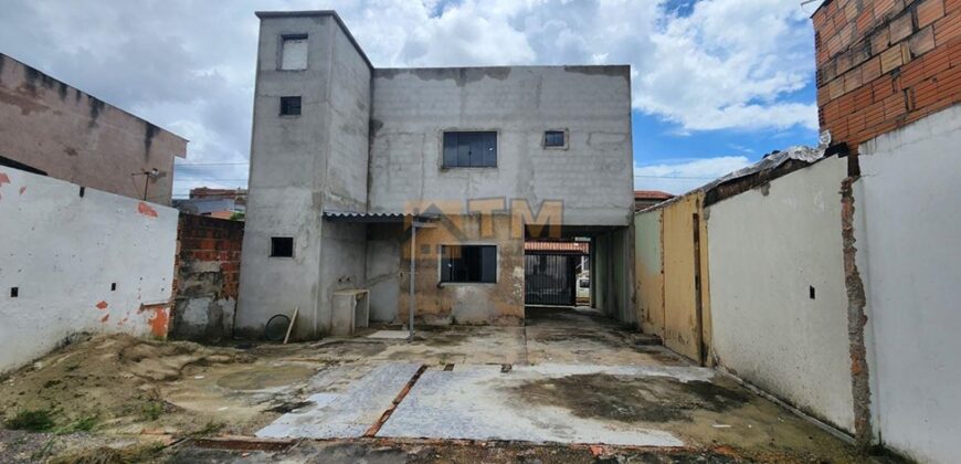 Sobrado Inacabado na Quadra 303 do Residencial Oeste, em São Sebastião/DF.,