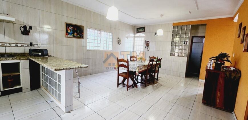 EXCELENTE CASA COM 5 QUARTOS, 3 SUITES, LOTE DE 600 METROS, TODA NA LAJE, CONDOMINIO QUINTAS DO SOL, NO JARDIM BOTANICO DE BRASILIA/DF.