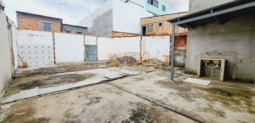 Sobrado Inacabado na Quadra 303 do Residencial Oeste, em São Sebastião/DF.,