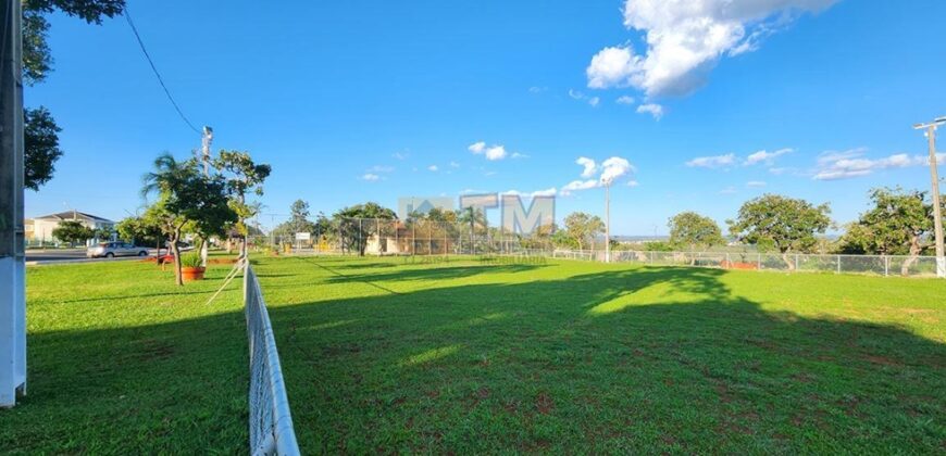 EXCELENTE CASA COM 5 QUARTOS, 3 SUITES, LOTE DE 600 METROS, TODA NA LAJE, CONDOMINIO QUINTAS DO SOL, NO JARDIM BOTANICO DE BRASILIA/DF.