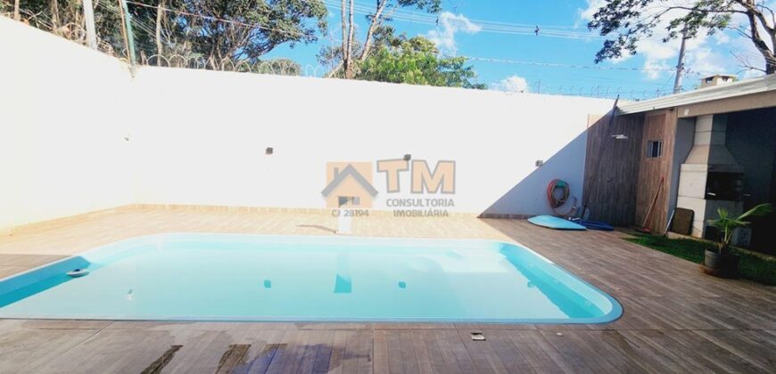 Excelente Casa, com Piscina e Churrasqueira, Bairro Morro da Cruz, em São Sebastião/DF.