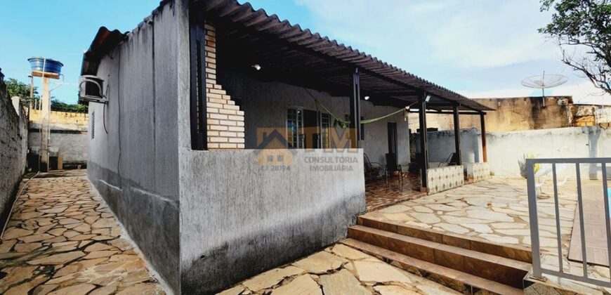 Excelente Casa, com 2 Quartos, Piscina, Lote Vazado com 490 metros, Bairro Itaipu, São Sebastião/DF.