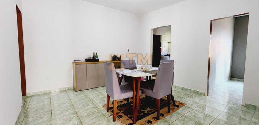 Excelente Sobrado para Investir ou Morar, 5 Quartos, Suite, com Lindo Jardim, Vista Livre, Lotão com 450 metros na Rua 03, do Bairro Vila do Boa, São Sebastião/DF. Aceita imóvel de menor Valor