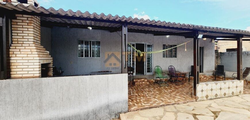 Excelente Casa, com 2 Quartos, Piscina, Lote Vazado com 490 metros, Bairro Itaipu, São Sebastião/DF.