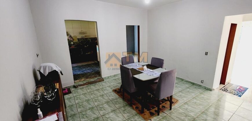 Excelente Sobrado para Investir ou Morar, 5 Quartos, Suite, com Lindo Jardim, Vista Livre, Lotão com 450 metros na Rua 03, do Bairro Vila do Boa, São Sebastião/DF. Aceita imóvel de menor Valor