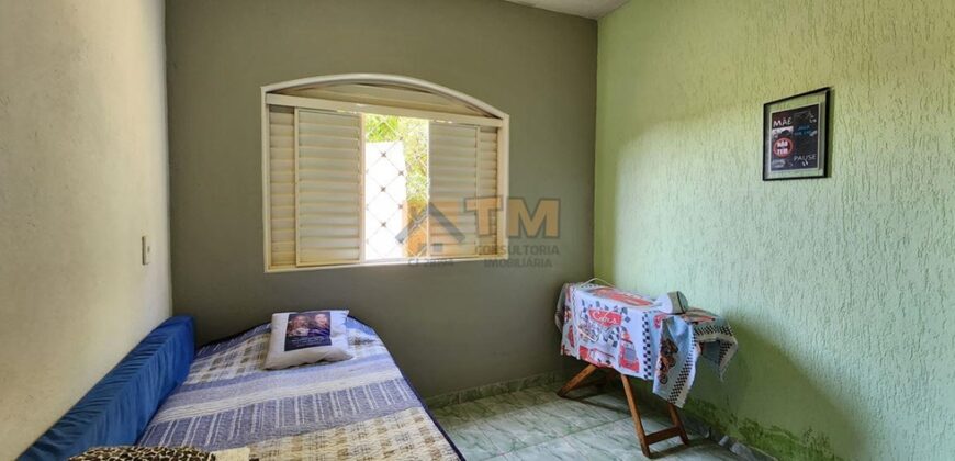 Excelente Sobrado para Investir ou Morar, 5 Quartos, Suite, com Lindo Jardim, Vista Livre, Lotão com 450 metros na Rua 03, do Bairro Vila do Boa, São Sebastião/DF. Aceita imóvel de menor Valor