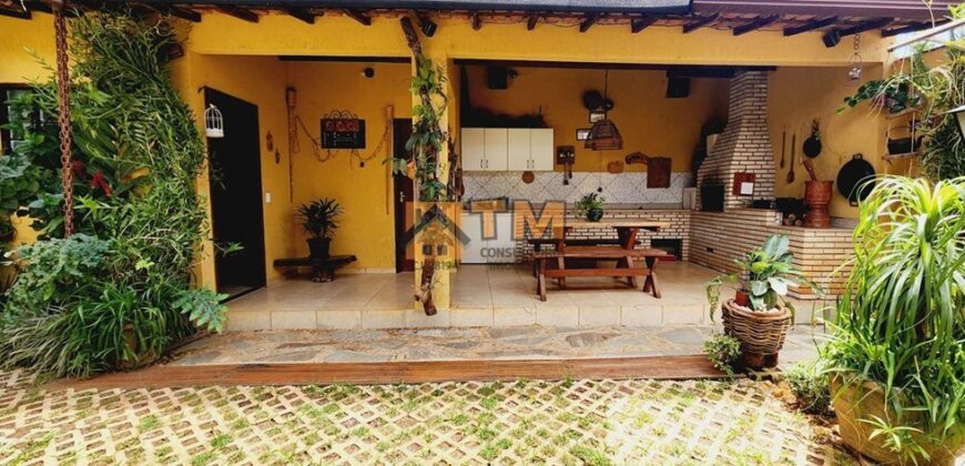 MARAVILHOSA CASA COM 3 QUARTOS, SUITE, CHURRASQUEIRA, BAIRRO VILA NOVA, EM SÃO SEBASTIÃO/DF.