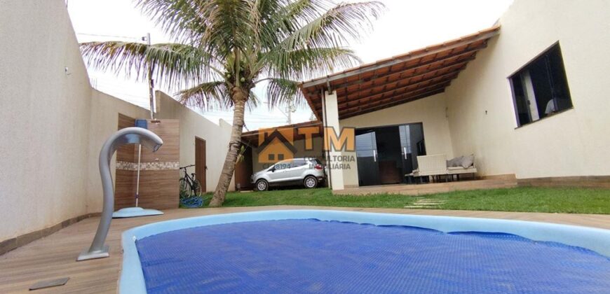 BELÍSSIMA CASA COM PISCINA NO BAIRRO ITAIPU JARDIM BOTÂNICO.