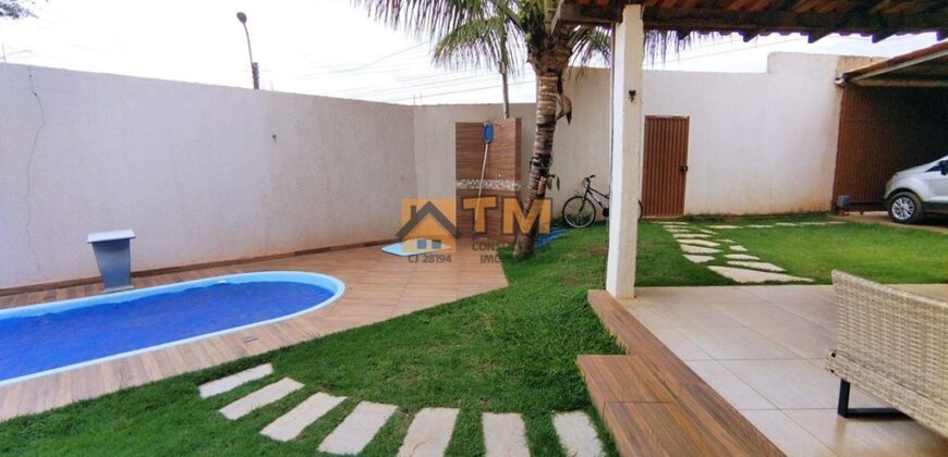 BELÍSSIMA CASA COM PISCINA NO BAIRRO ITAIPU JARDIM BOTÂNICO.