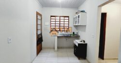 EXCELENTE CASA COM 2 QTOS, NA QUADRA 305 DO BAIRRO RESIDENCIAL OESTE, EM SÃO SEBASTIÃO/DF. – Aceita Troca em Condominio