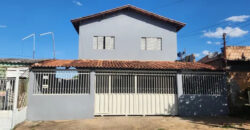 Excelente Sobrado com 6 Qtos, na Qd. 202 do Residencial Oeste – Ac. Carro