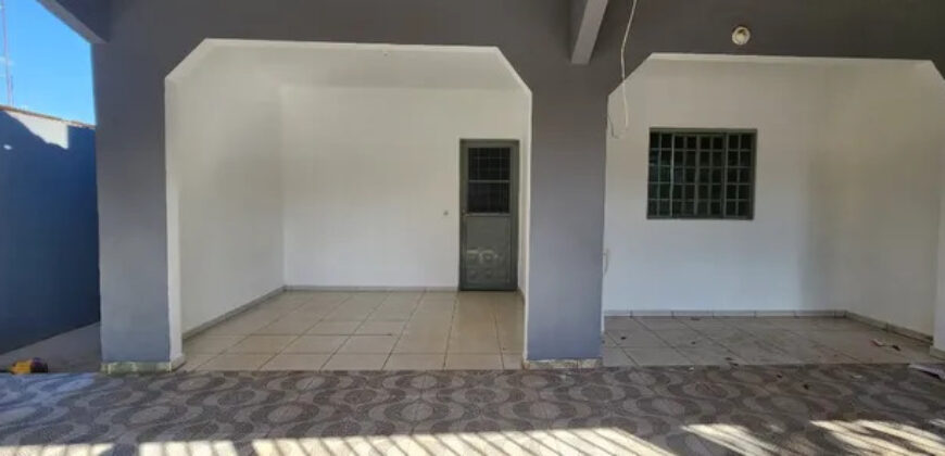 Excelente Sobrado com 6 Qtos, na Qd. 202 do Residencial Oeste – Ac. Carro