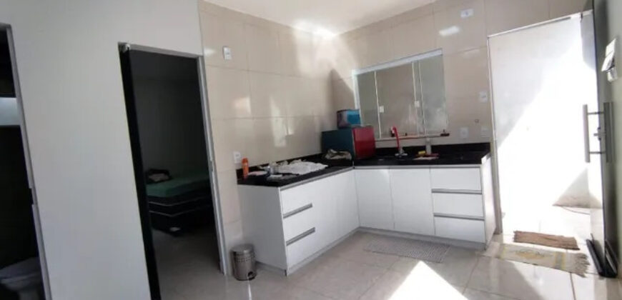 Excelente Casa com 3 Quartos, Na Chacara 58 do Bairro Morro da Cruz, em São Sebastião/DF