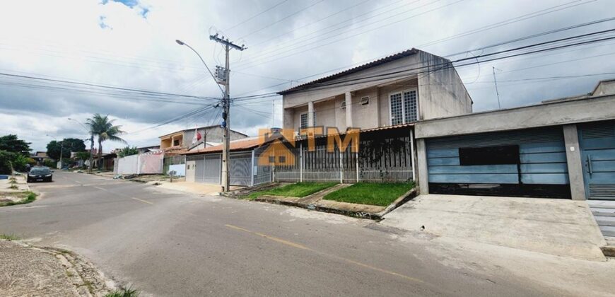 EXCELENTE SOBRADO, COM 5 QUARTOS, SUITES, BEM LOCALIZADO, NA QUADRA 102 DO BAIRRO RESIDENCIAL OESTE, EM SÃO SEBASTIÃO/DF. – ACEITA IMÓVEL DE MENOR VALOR