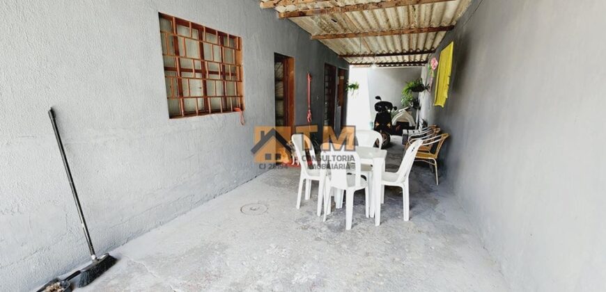 CASA BEM ESPAÇOSA COM 4 QUARTOS, SUITE, LOTÃO DE 237 METROS, NA COMERCIAL DO BAIRRO JOÃO CANDIDO, SENTIDO OURO VERMELHO II.