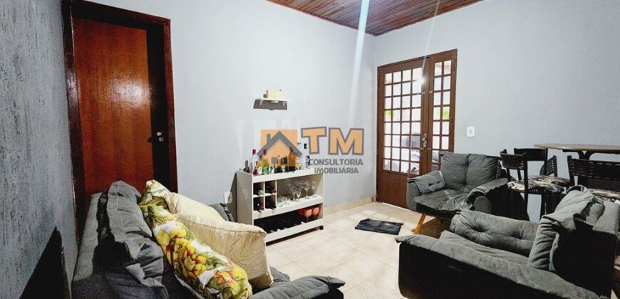 CASA BEM ESPAÇOSA COM 4 QUARTOS, SUITE, LOTÃO DE 237 METROS, NA COMERCIAL DO BAIRRO JOÃO CANDIDO, SENTIDO OURO VERMELHO II.