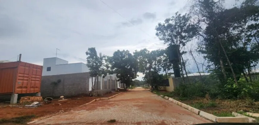 Excelente Lote com 338 Metros, Condomínio Gavea Bonita, em Frente ao Condominio Parque dos Mirantes, Região do Tororo, no Jardim Botânico/DF.