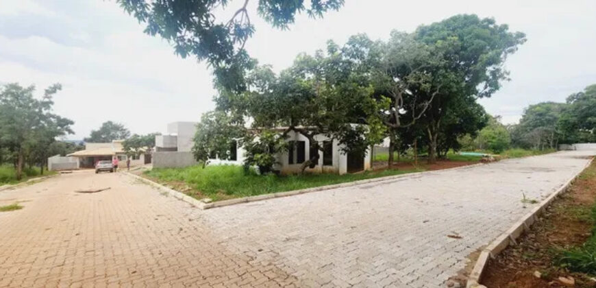 Excelente Lote com 338 Metros, Condomínio Gavea Bonita, em Frente ao Condominio Parque dos Mirantes, Região do Tororo, no Jardim Botânico/DF.