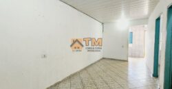 CASA COM 3 QTOS, COM ESPAÇO AMPLO NO FUNDO DO LOTE, NO BAIRRO VILA NOVA, EM SÃO SEBASTIÃO/DF.