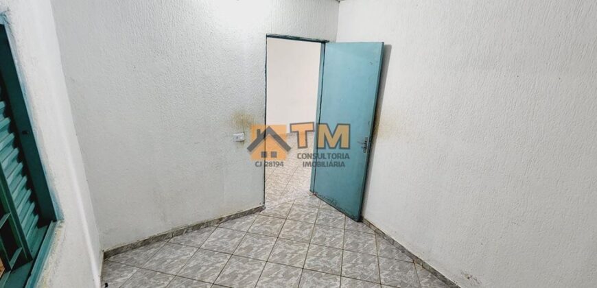 CASA COM 3 QTOS, COM ESPAÇO AMPLO NO FUNDO DO LOTE, NO BAIRRO VILA NOVA, EM SÃO SEBASTIÃO/DF.