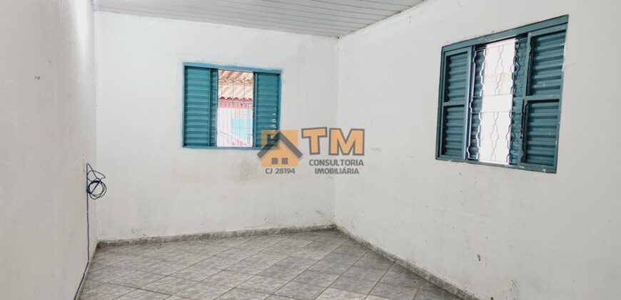 CASA COM 3 QTOS, COM ESPAÇO AMPLO NO FUNDO DO LOTE, NO BAIRRO VILA NOVA, EM SÃO SEBASTIÃO/DF.