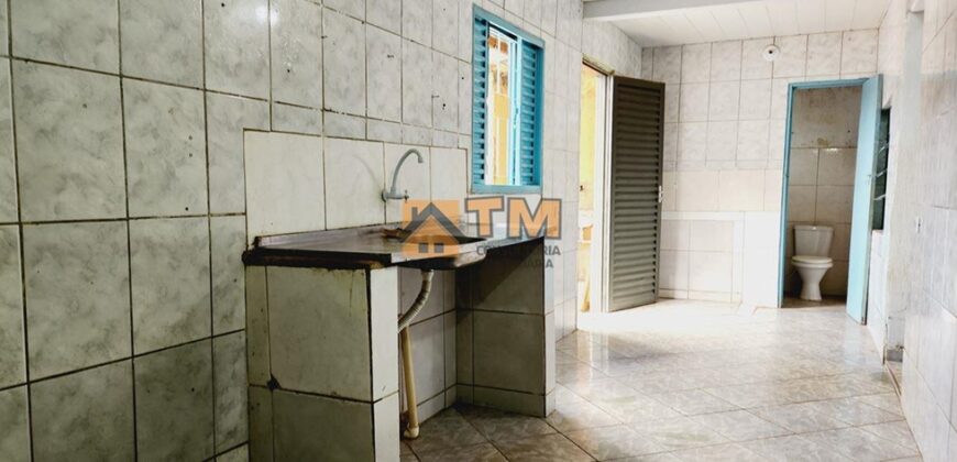 CASA COM 3 QTOS, COM ESPAÇO AMPLO NO FUNDO DO LOTE, NO BAIRRO VILA NOVA, EM SÃO SEBASTIÃO/DF.