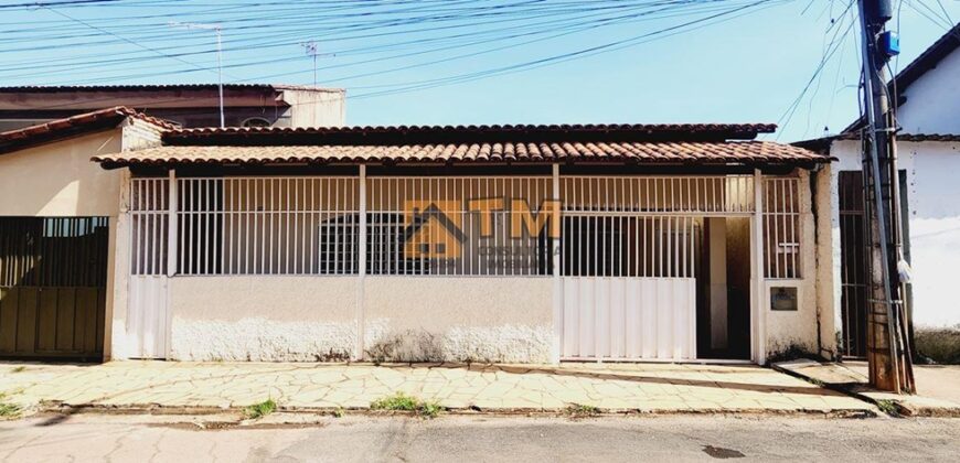 CASA BEM LOCALIZADA COM 3 QTOS, SENDO UMA SUITE, NO BAIRRO SÃO JOSÉ EM SÃO SEBASTIÃO/DF.