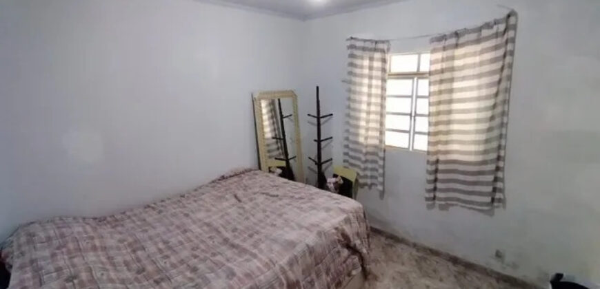 CASA COM 3 QTOS, SUITE, BAIRRO CENTRO EM SÃO SEBASTIÃO/DF.