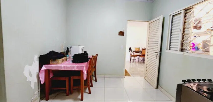 CASA COM 3 QUARTOS, SUITE, ESPAÇO NA FRENTE, BAIRRO MORRO DA CRUZ, EM SÃO SEBASTIÃO/DF