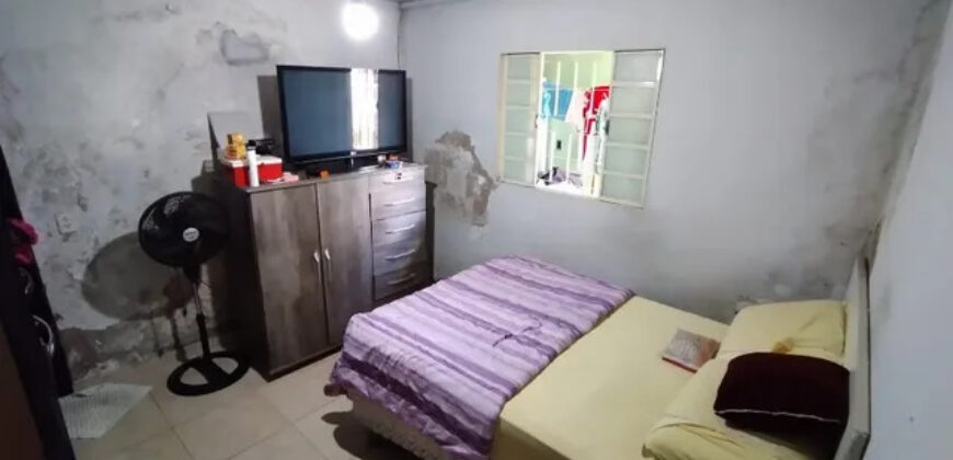 CASA COM 3 QTOS, SUITE, BAIRRO CENTRO EM SÃO SEBASTIÃO/DF.